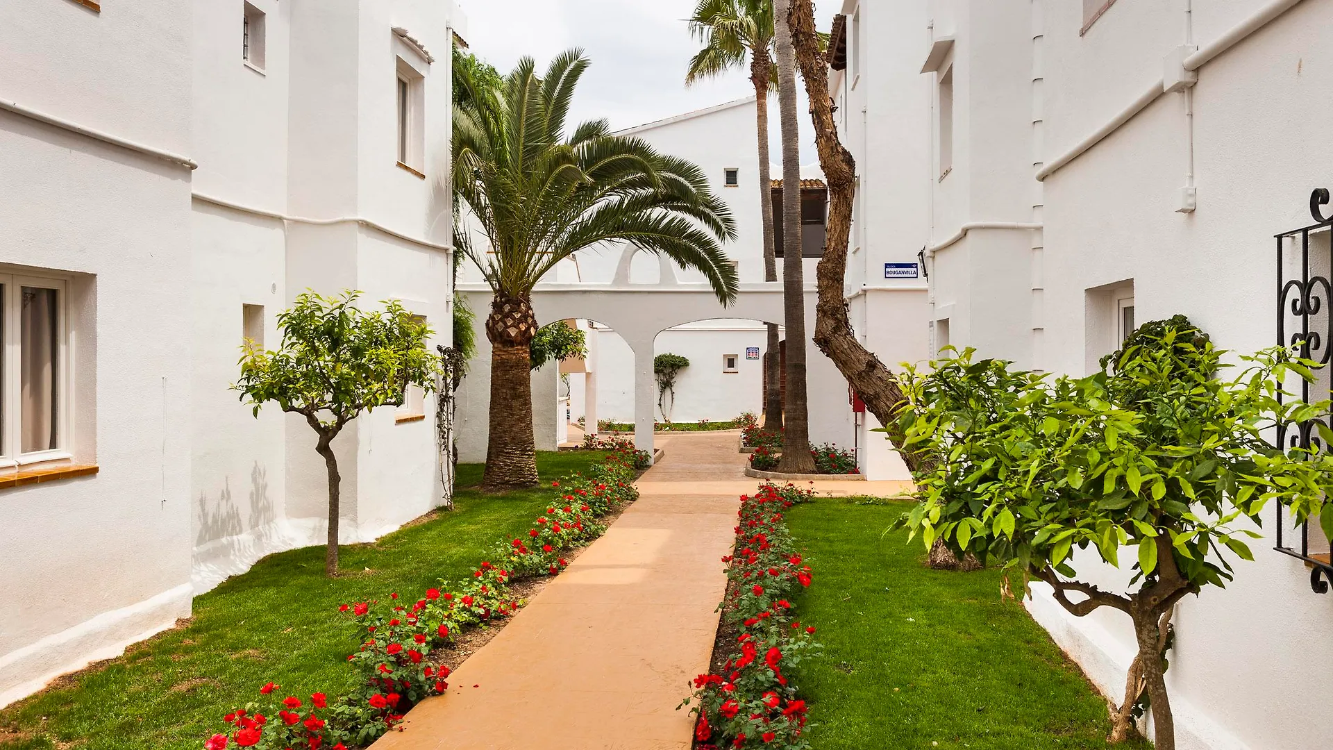 Aparthotel Globales Bouganvilla Sa Coma